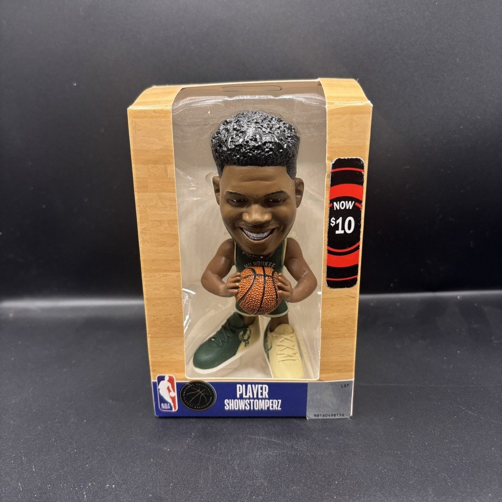 Giannis Antetokounmpo Milwaukee Bucks Vinyl Showstomperz 4.5 inch Bobblehead NBA